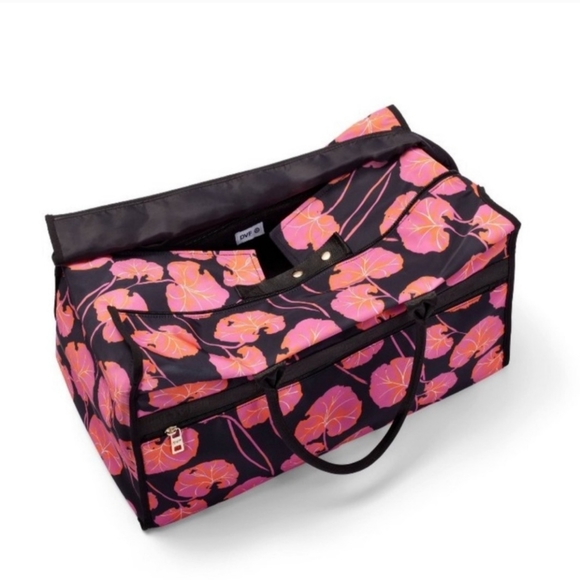 DVF Pink Geranium Leaf Pattern Black Overnight Weekender Travel Bag - Picture 3 of 4